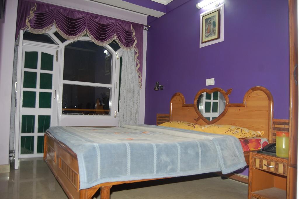 Hotel Ashish Inn Kandāghāt Szoba fotó
