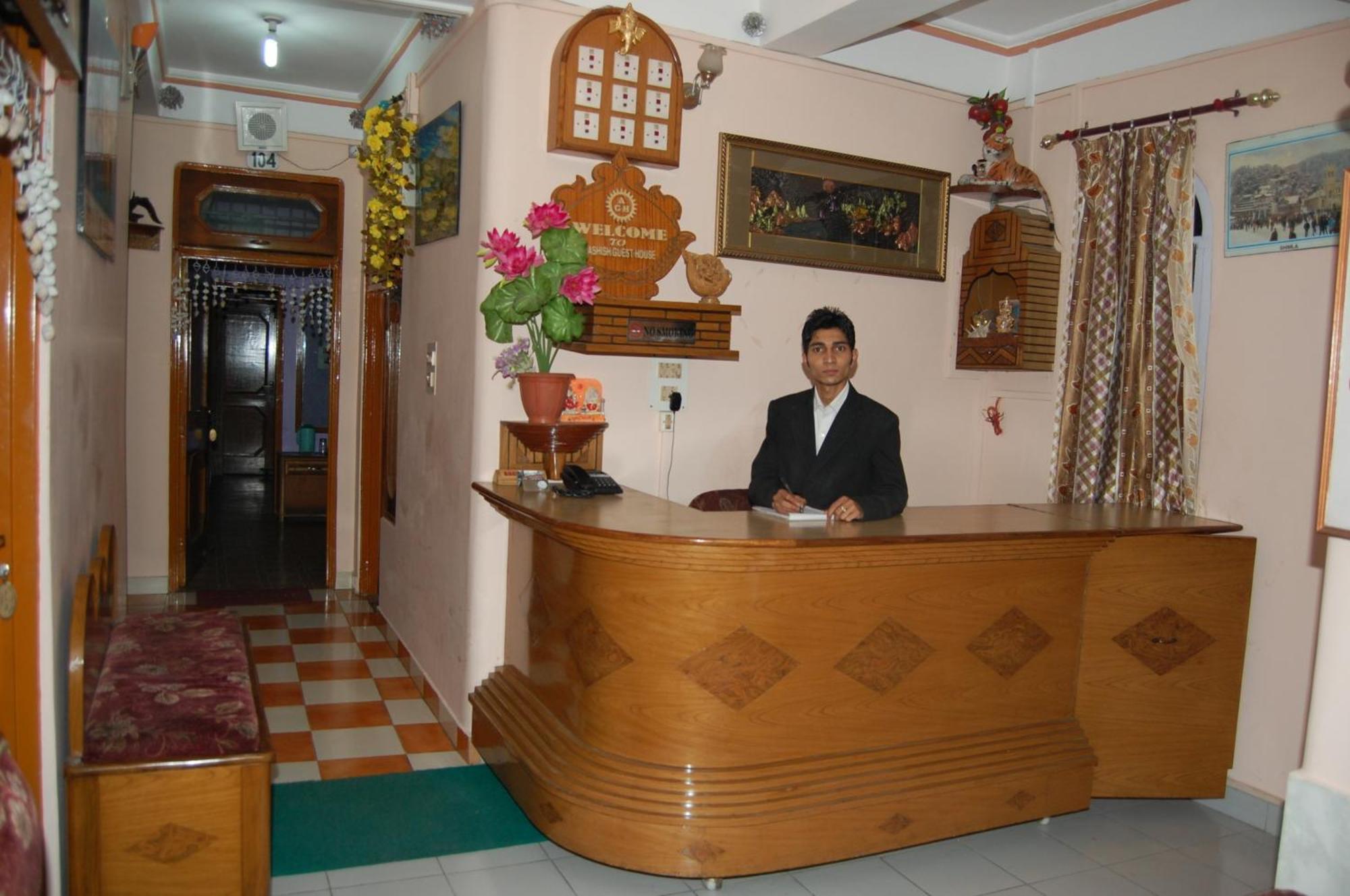 Hotel Ashish Inn Kandāghāt Kültér fotó