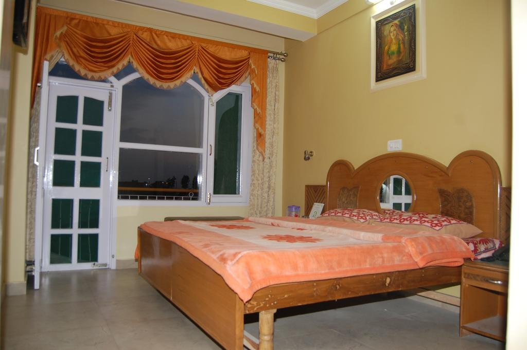 Hotel Ashish Inn Kandāghāt Szoba fotó