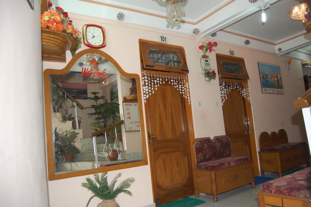 Hotel Ashish Inn Kandāghāt Kültér fotó